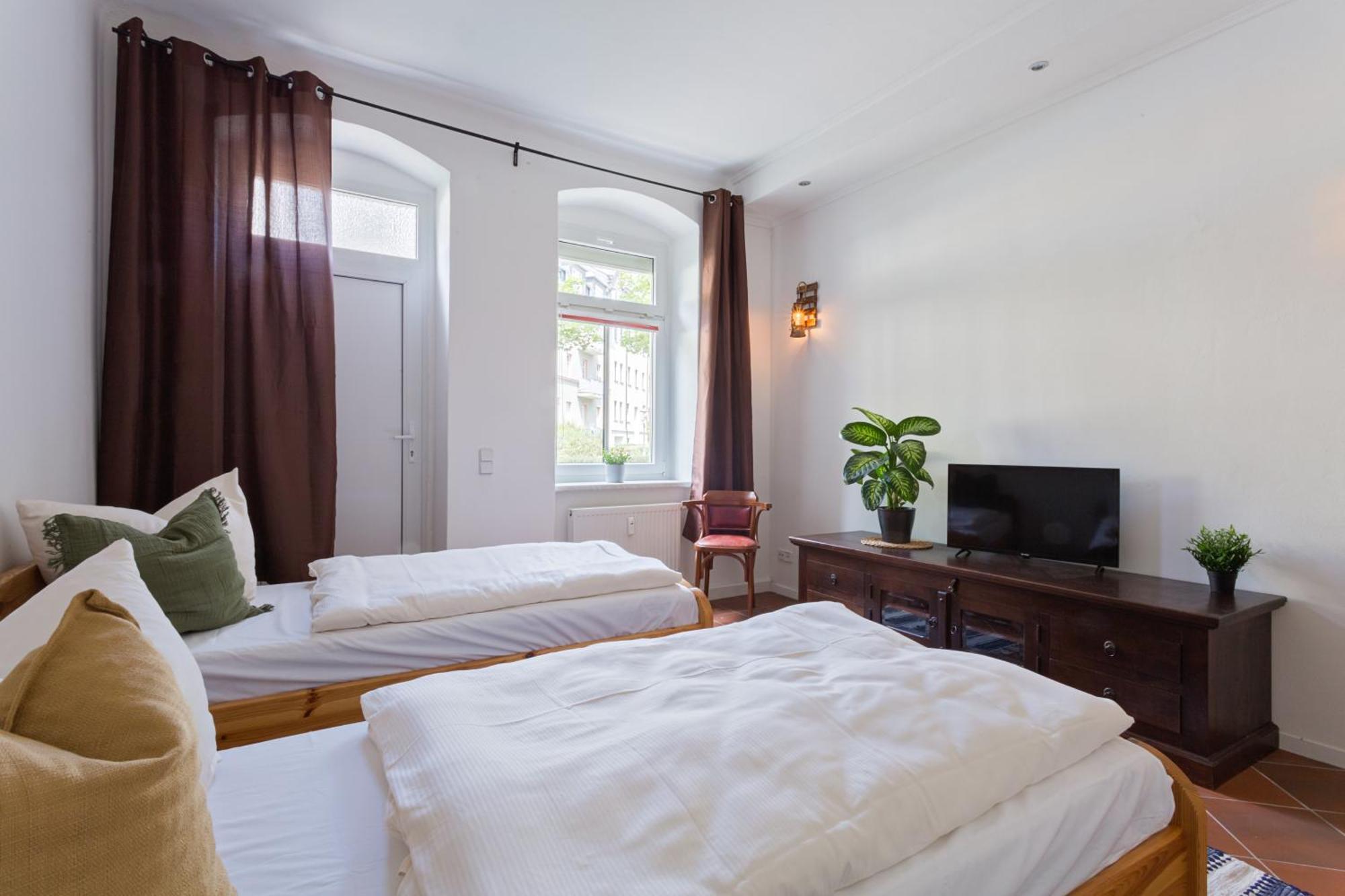 Doppelzimmer III Gaestezimmer In Unterkunft Mit Gemeinschaftsbad Und Gemeinschaftskueche Chemnitz Exterior photo