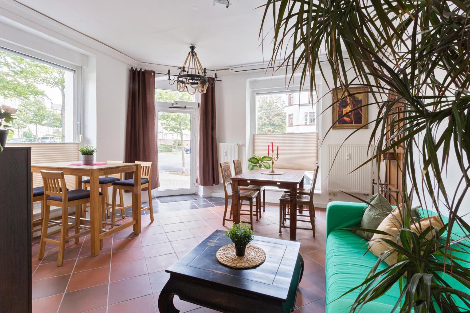 Doppelzimmer III Gaestezimmer In Unterkunft Mit Gemeinschaftsbad Und Gemeinschaftskueche Chemnitz Exterior photo